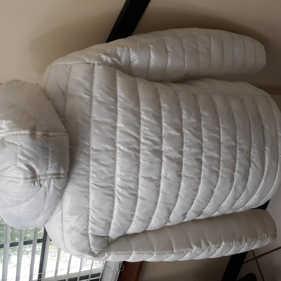 Kenneth Cole Puffer Jacket - Picture 3 of 9